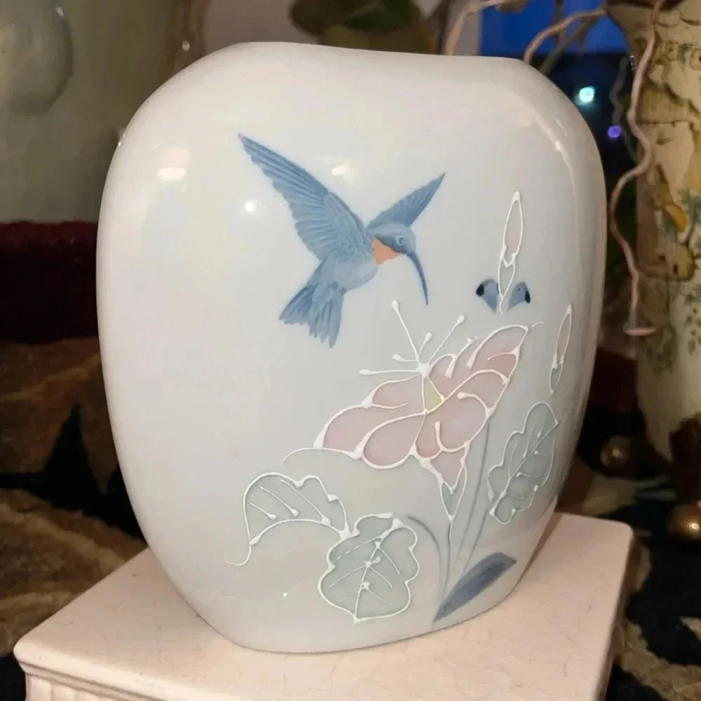 OTAGIRI Hand Painted Humm Floral Embossed Vase Vintage EXCELLENT Condition